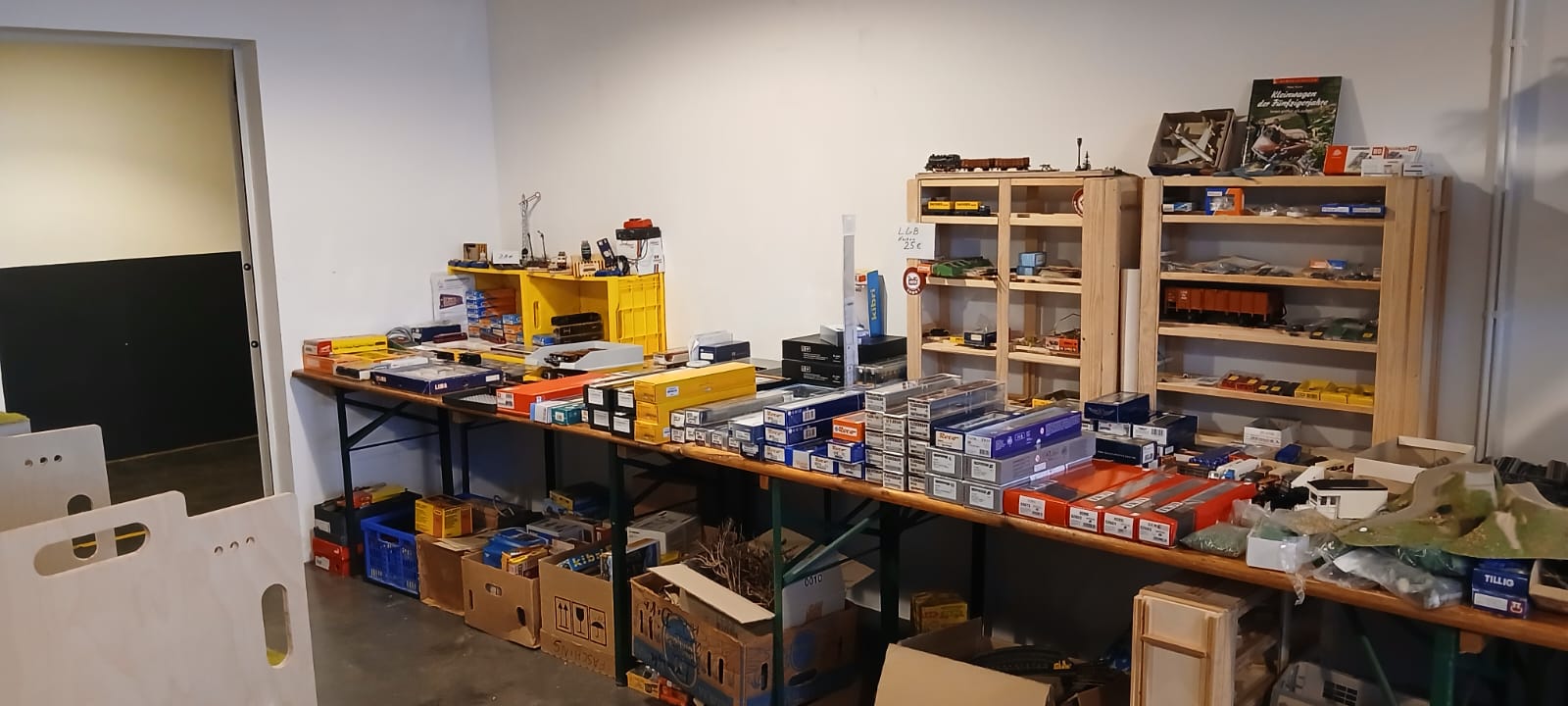 Ein typischer Börsenstand für Modellbahnartikel